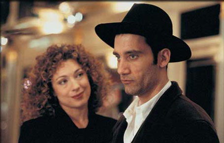 Alex Kingston and Clive Owen in Croupier